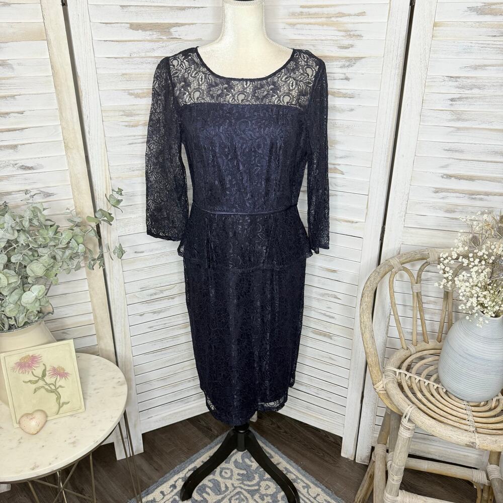 ADRIANNA PAPELL 12 Women's Lace Overlay Sheath Dress Peplum Navy Cocktail Short - Picture 14 of 14